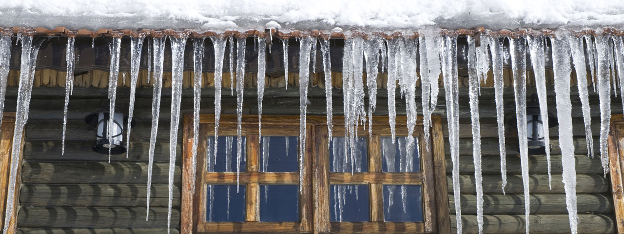 spray foam prevents ice dams by providing proper insulation in Corona attic spaces